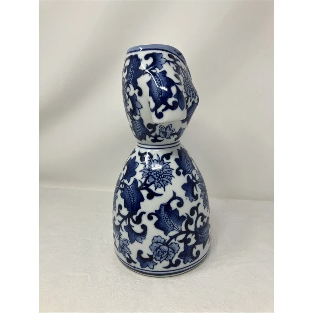 Seymour Mann Blue Chinoiserie Style Women’s Dress Form Vase Blue White